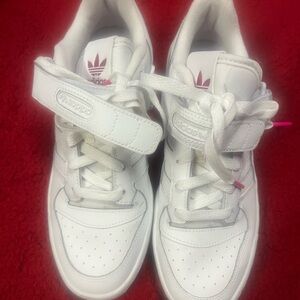 Adidas Womens White and Pink Sneakers size 8